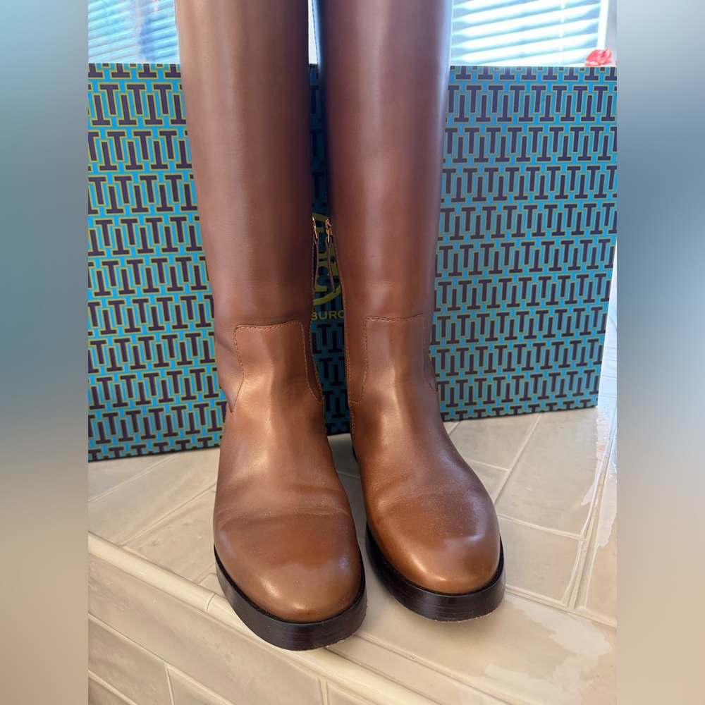 🍂🍁Authentic TORY BURCH Riding Leather Boots, size 8🍁🍂 - Picture 3 of 8